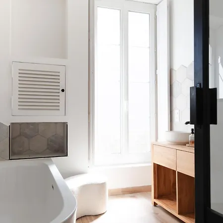 Haussmannien Des Jardins De La Fontaine Appartement *